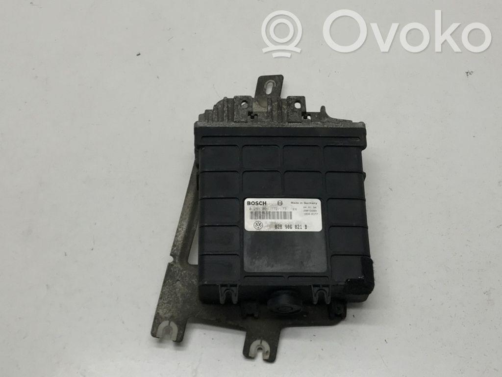 Volkswagen PASSAT B4 Engine control unit/module 
