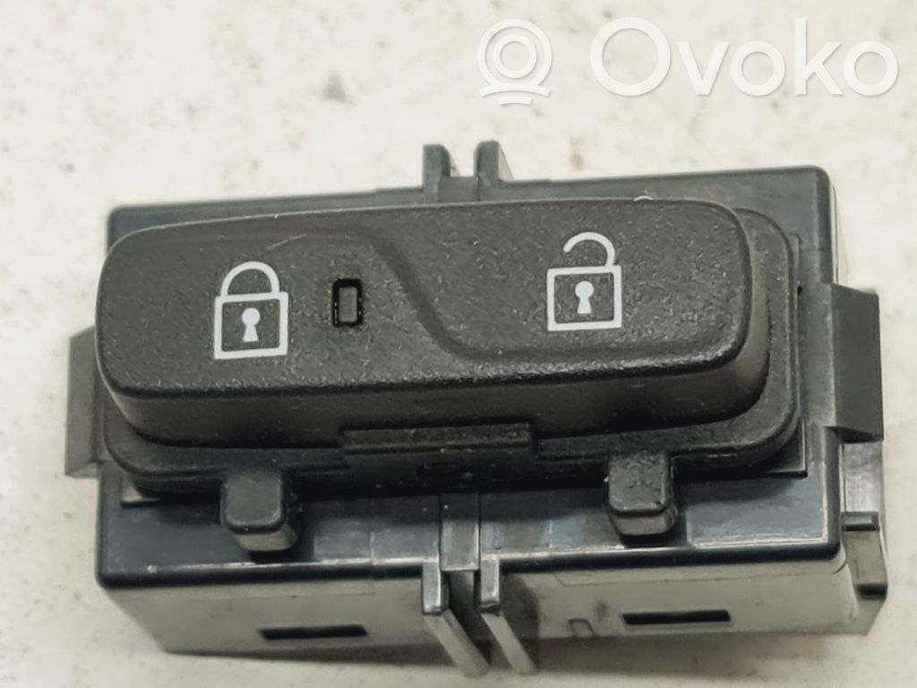 Central locking switch button   31318990