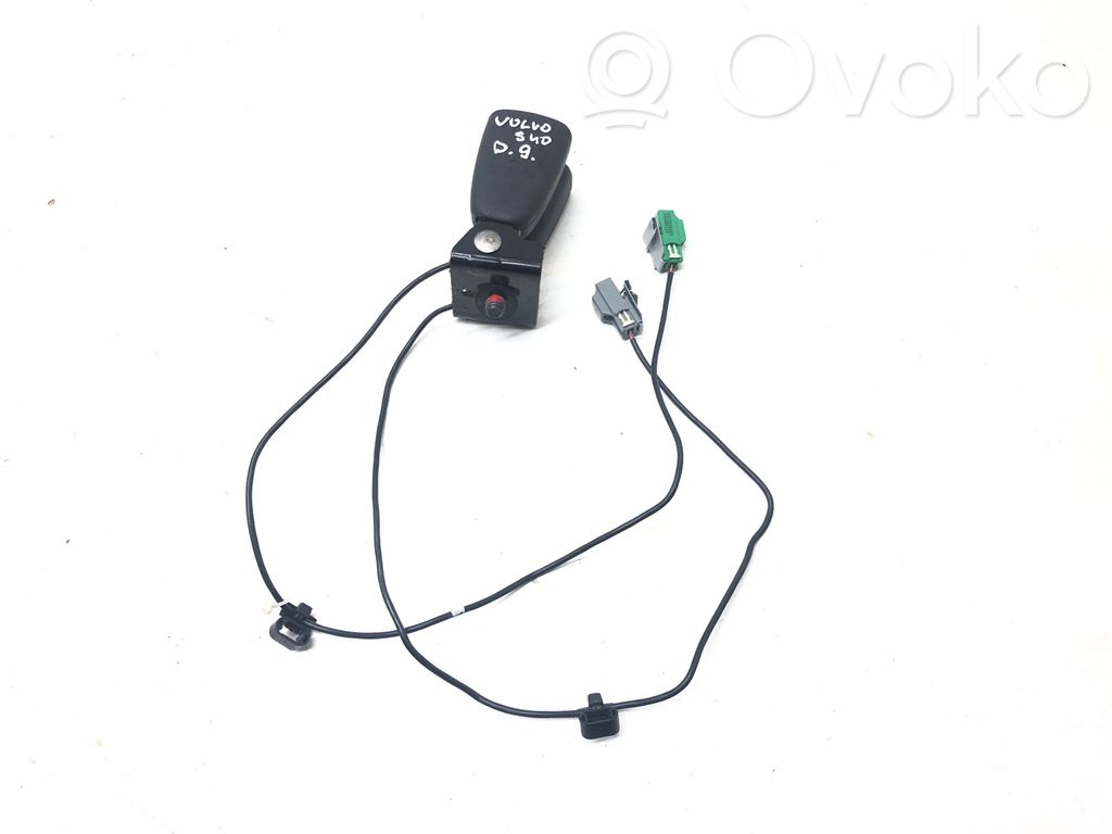 Volvo S40 Middle seatbelt buckle (rear) 