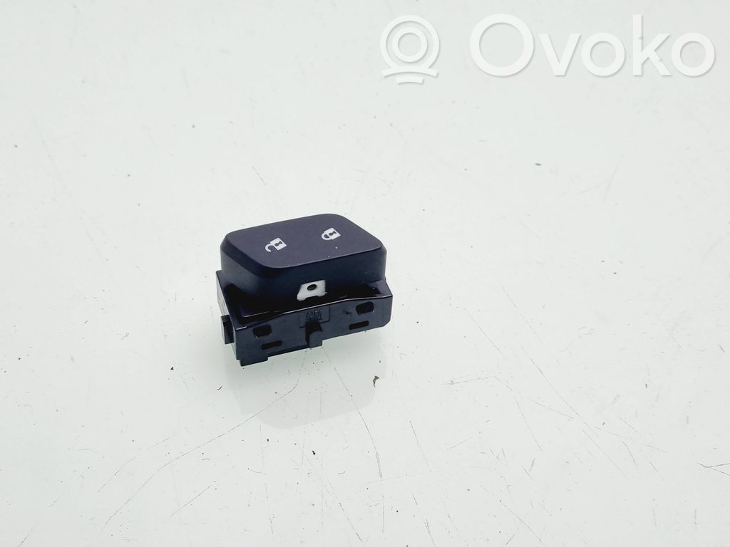 Opel Astra K Central locking switch button 