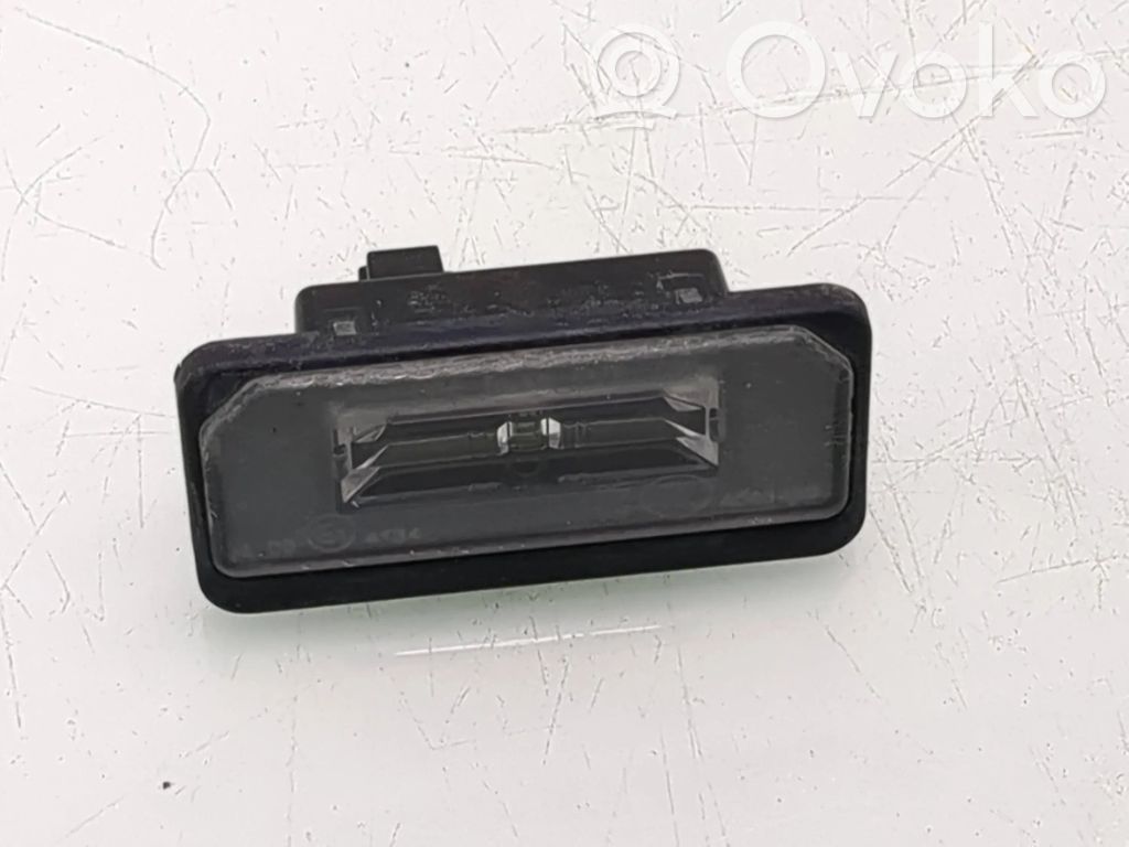 Tesla Model S Numerio apšvietimas 