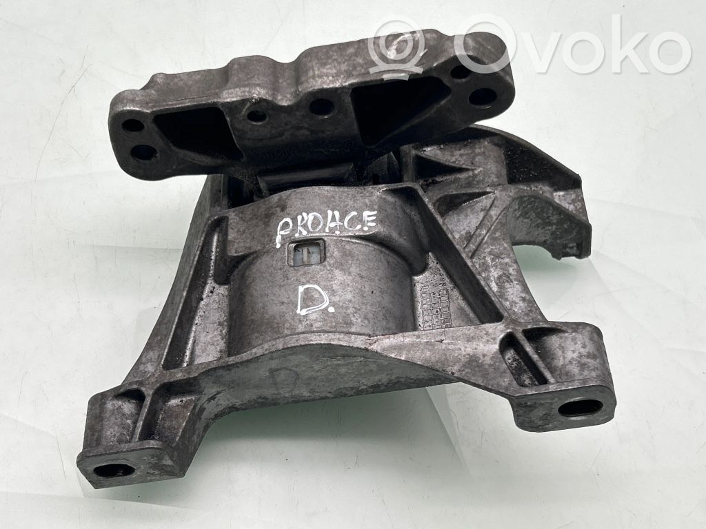 Toyota Proace Engine mount bracket 