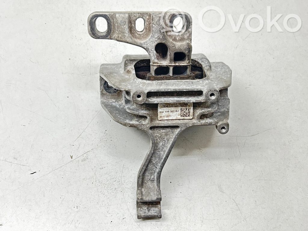 Skoda Octavia Mk3 (5E) Engine mount bracket 
