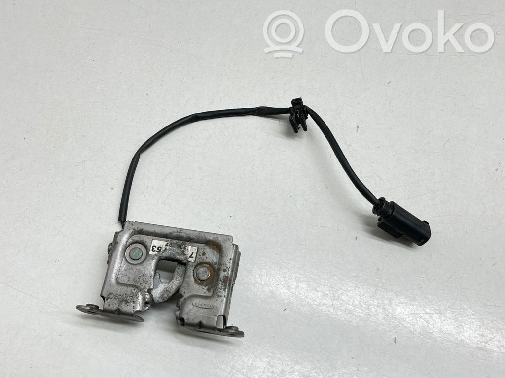 BMW X5 E70 Spyna variklio dangčio 