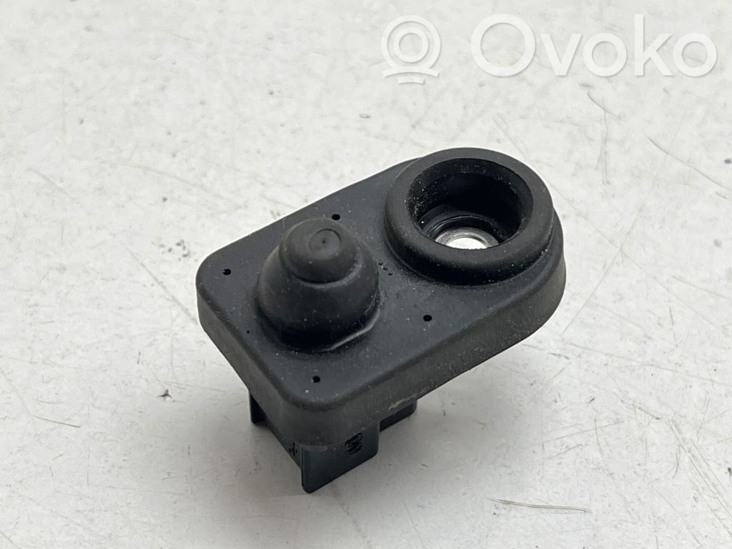 Nissan Navara D23 Etuoven anturi 