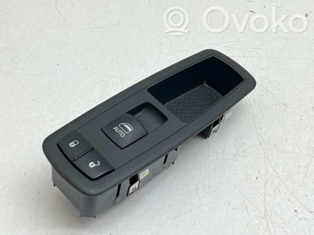 Chrysler Pacifica Electric window control switch 