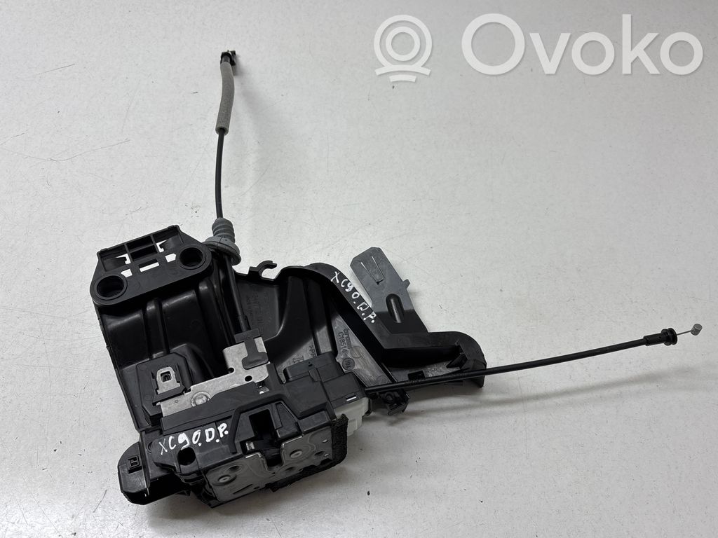 Volvo XC90 Front door lock 
