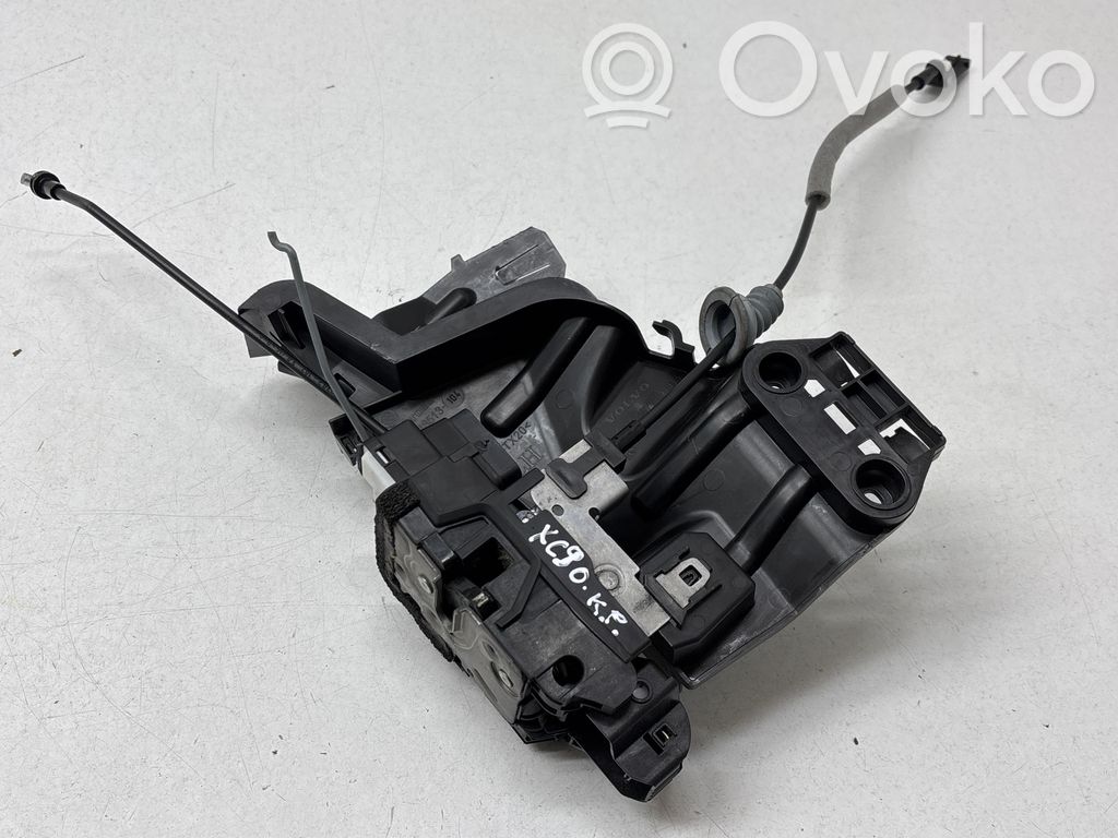 Volvo XC90 Zamek drzwi przednich 