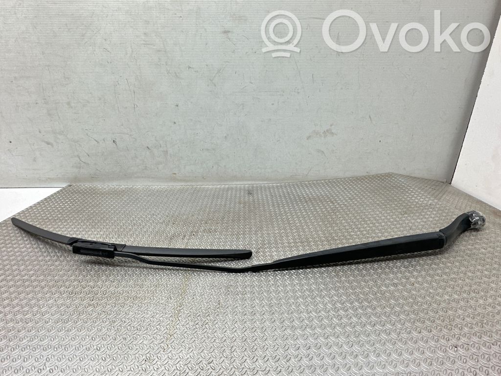 Peugeot Traveller Front wiper blade arm 