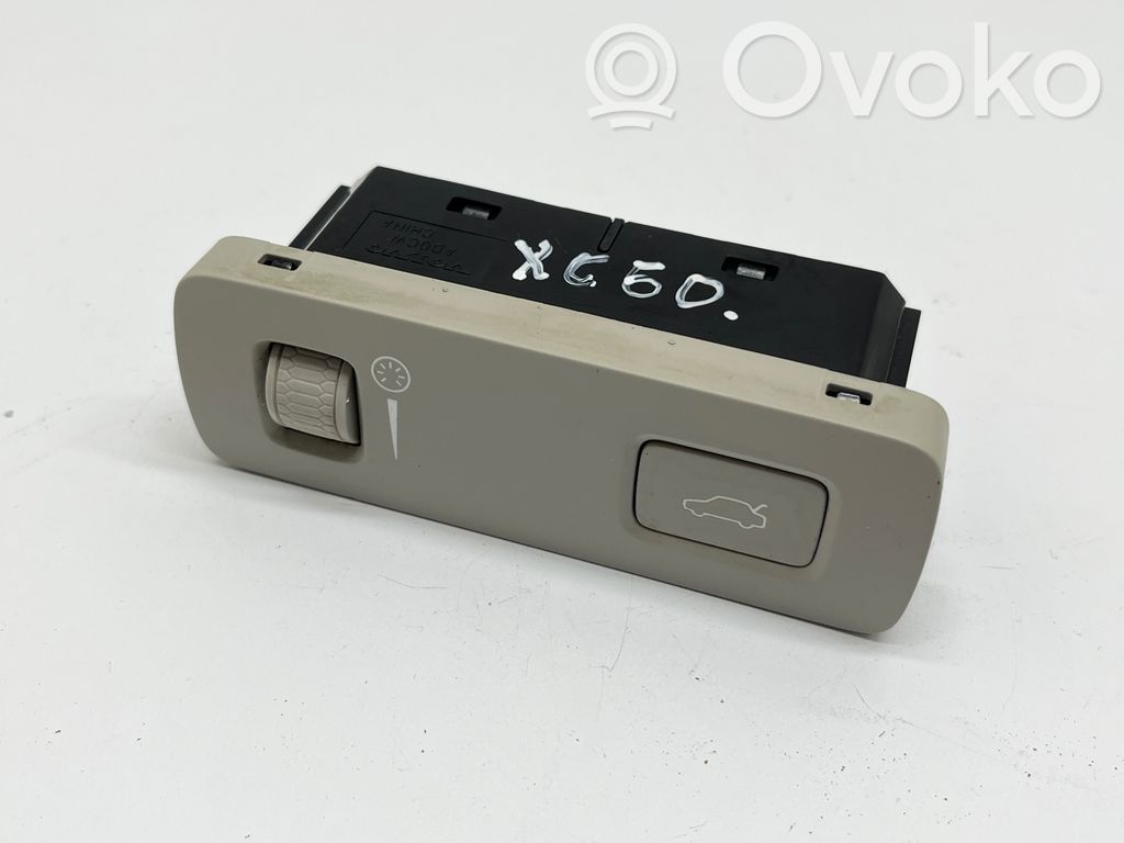Volvo XC60 Tailgate opening switch 