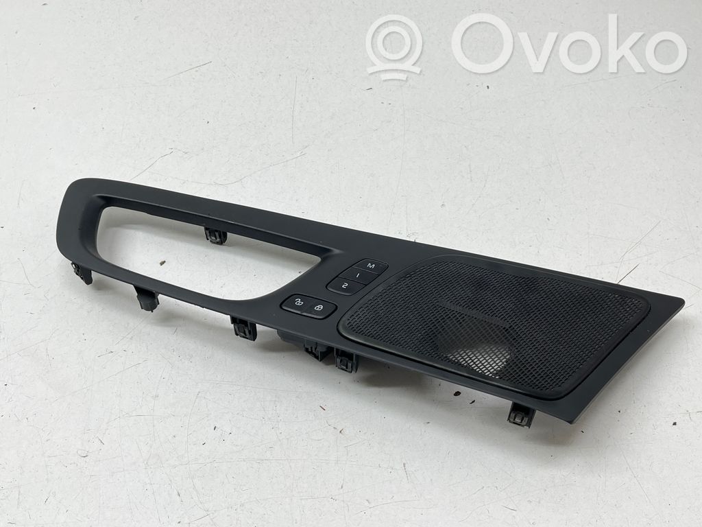 Volvo XC60 Moldura del altavoz de la puerta delantera 