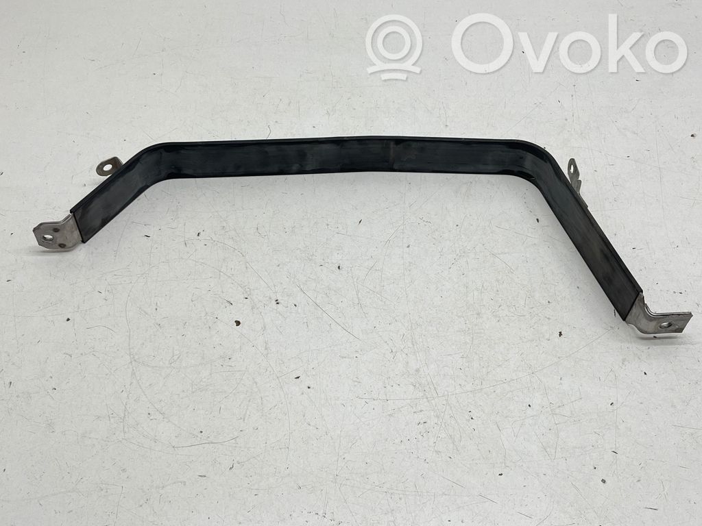 Subaru Forester SL Uchwyt / Mocowanie zbiornika paliwa 