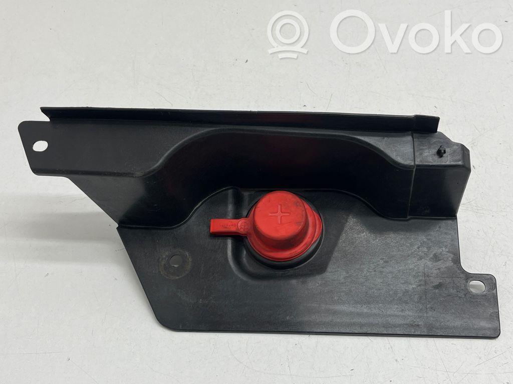 BMW X1 F48 F49 Dangtis akumuliatoriaus dėžės 