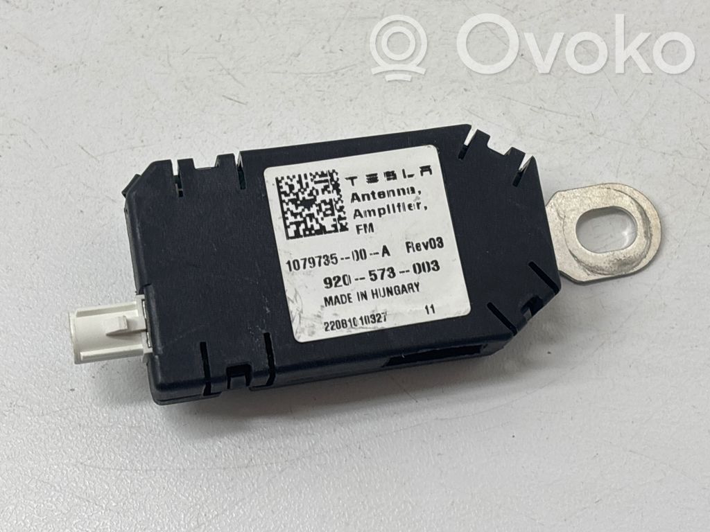 Tesla Model 3 Antenos stiprintuvas 