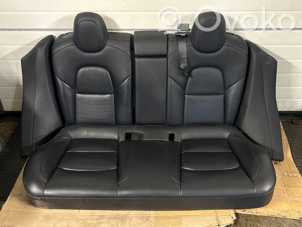 Tesla Model 3 Rücksitzbank 