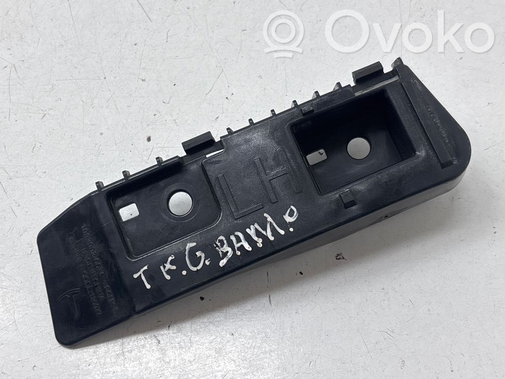 Tesla Model 3 Rear bumper mounting bracket 