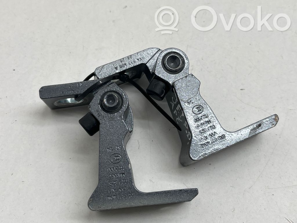 Front door hinge set   1122000,80C831404E,8X4837408A