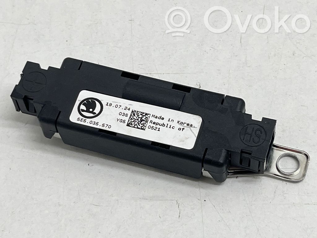 Volkswagen Jetta VII Aerial antenna amplifier 