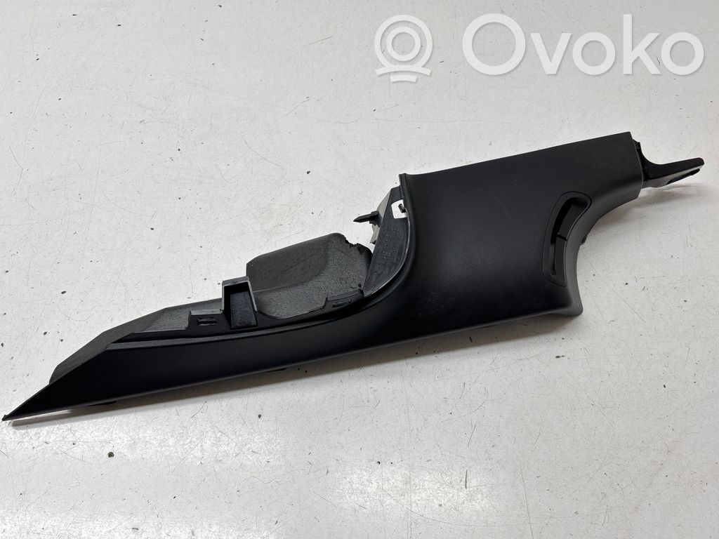 Tesla Model 3 D-pilarin verhoilu (yläosa) 