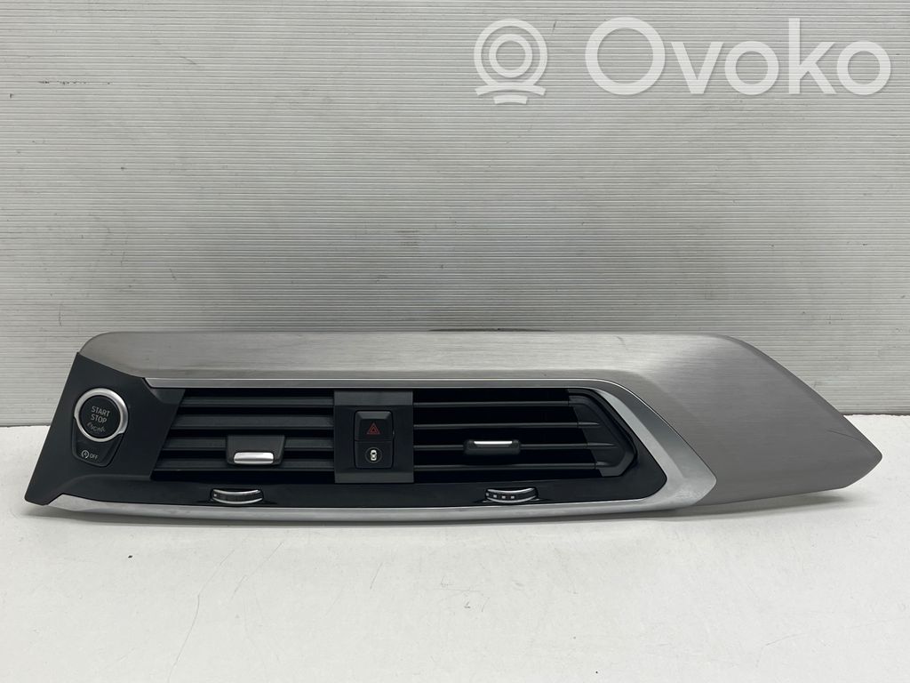 BMW X3 G01 Dysze / Kratki środkowego nawiewu deski rozdzielczej 