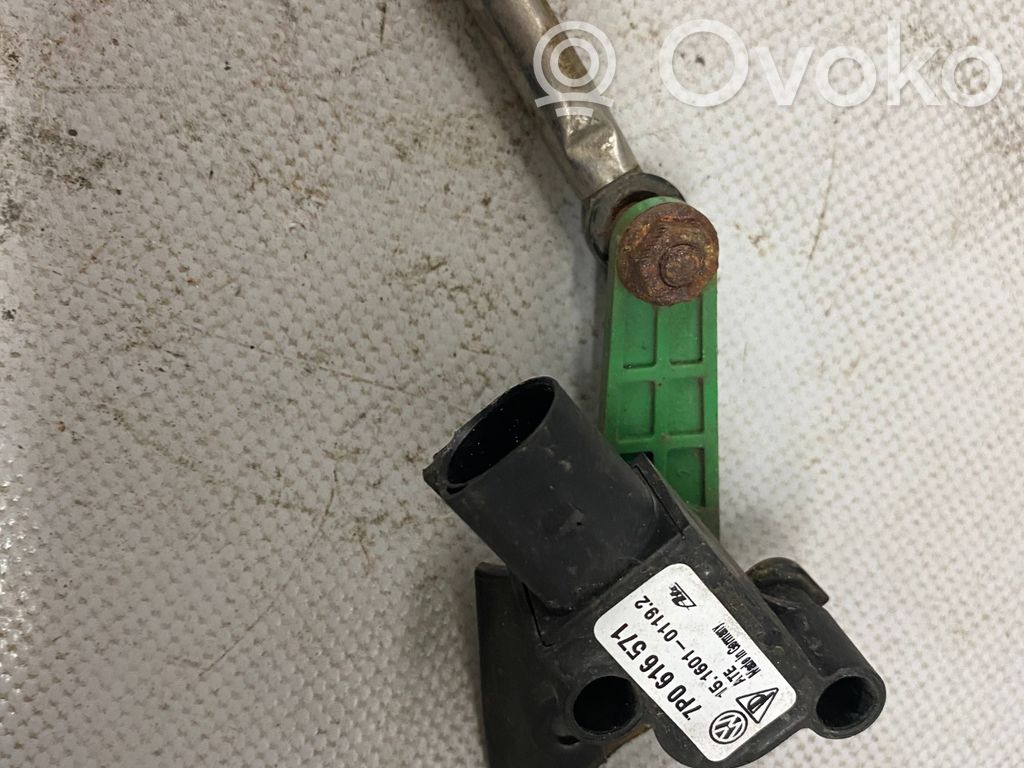 Volkswagen Touareg II Rear air suspension level height sensor 