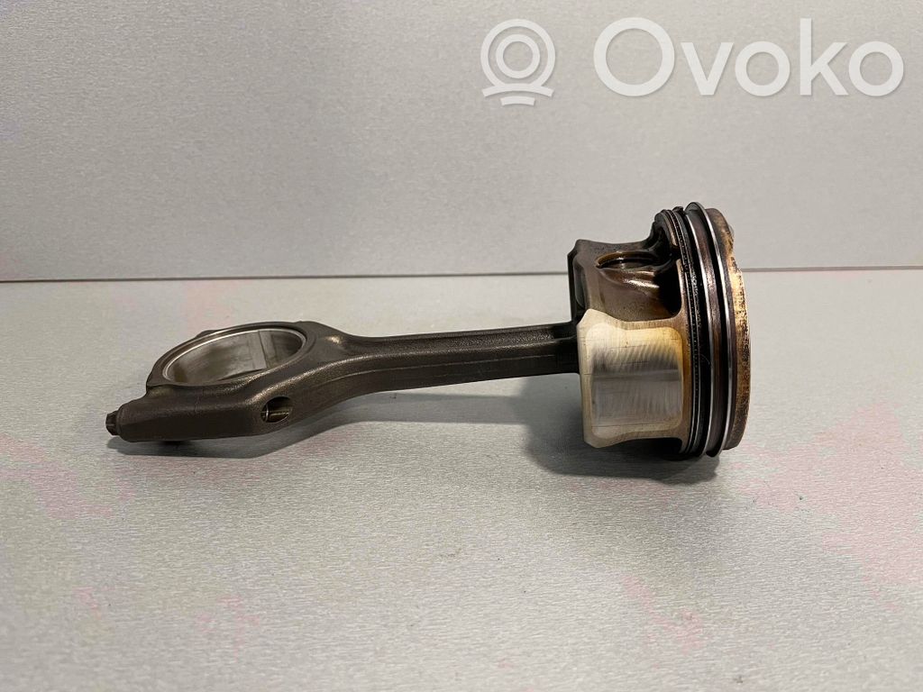 BMW 3 E92 E93 Piston with connecting rod 