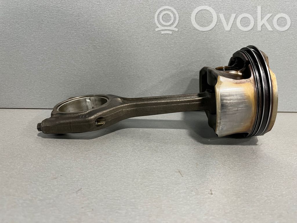 BMW 3 E92 E93 Piston with connecting rod 