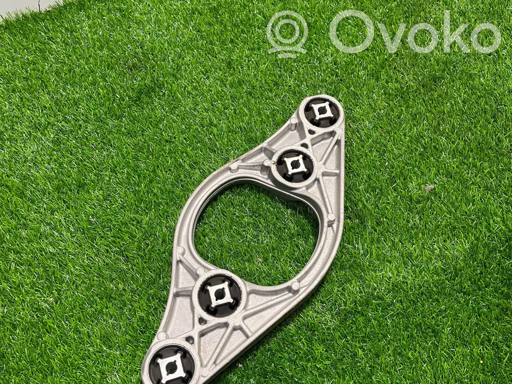 Rear differential/diff mount bracket   8090205