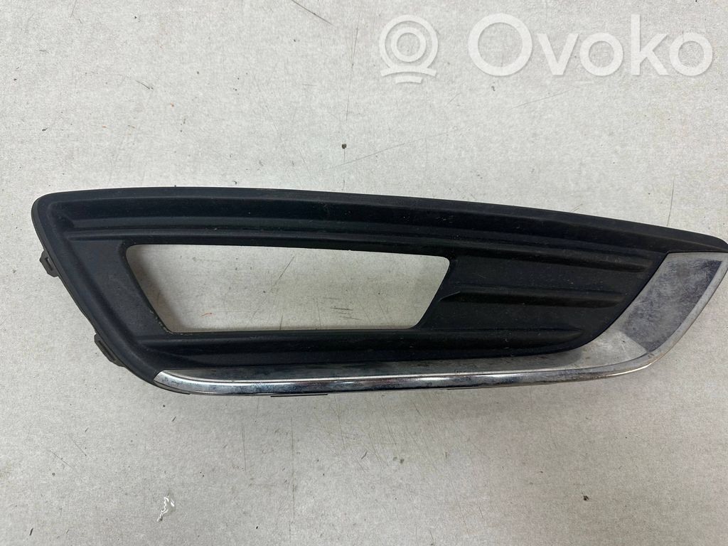 Ford Focus Front bumper lower grill 