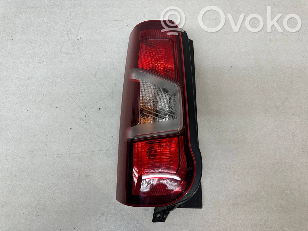 Opel Combo E Rear/tail lights 