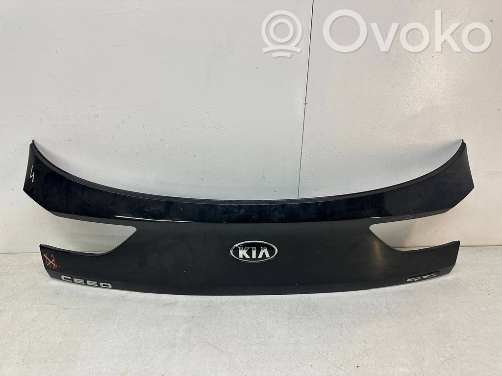 KIA Ceed Tailgate trim 