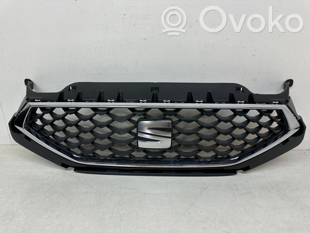 Seat Leon IV Etupuskurin ylempi jäähdytinsäleikkö 