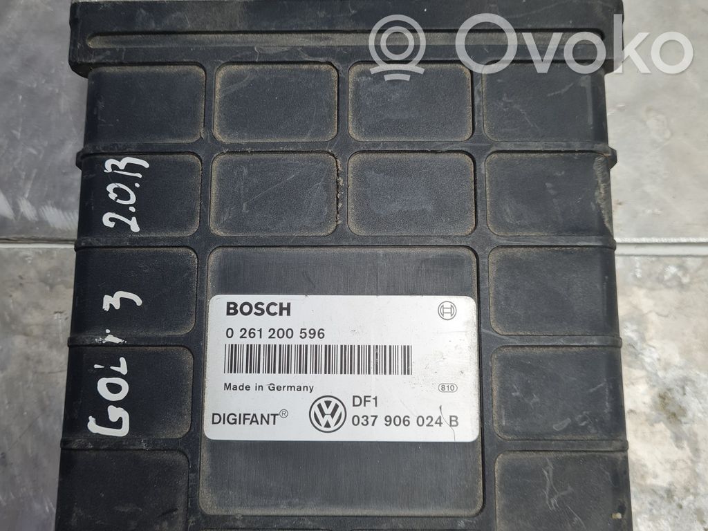Volkswagen Golf III Engine control unit/module 