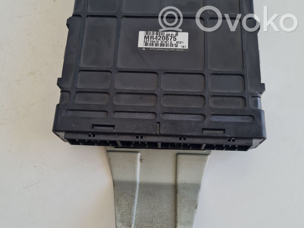 Engine control unit/module   MR420675,E2T76473