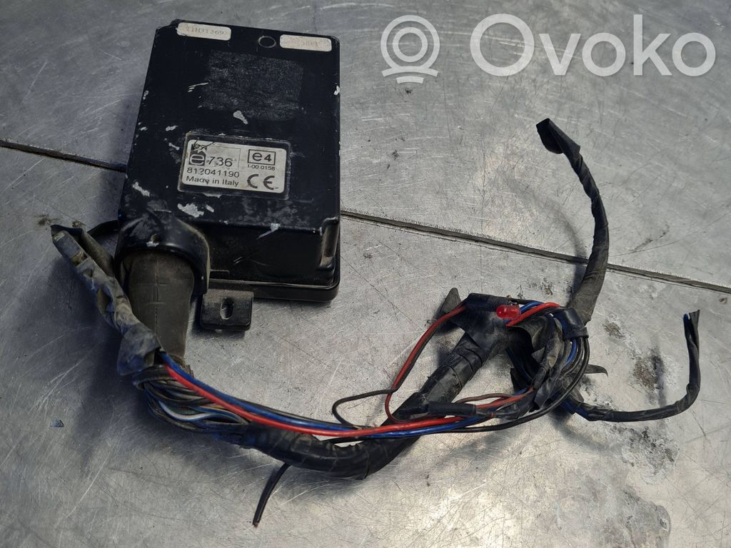 Audi 80 90 S2 B4 Pystyantennivahvistin 