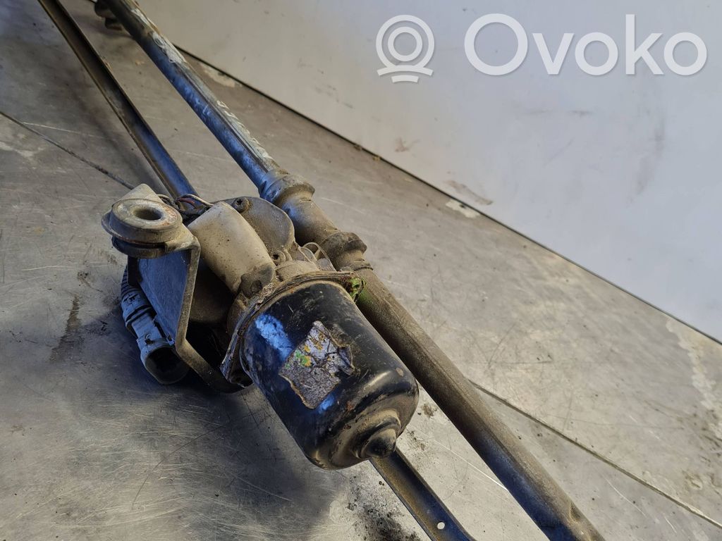 Front wiper linkage