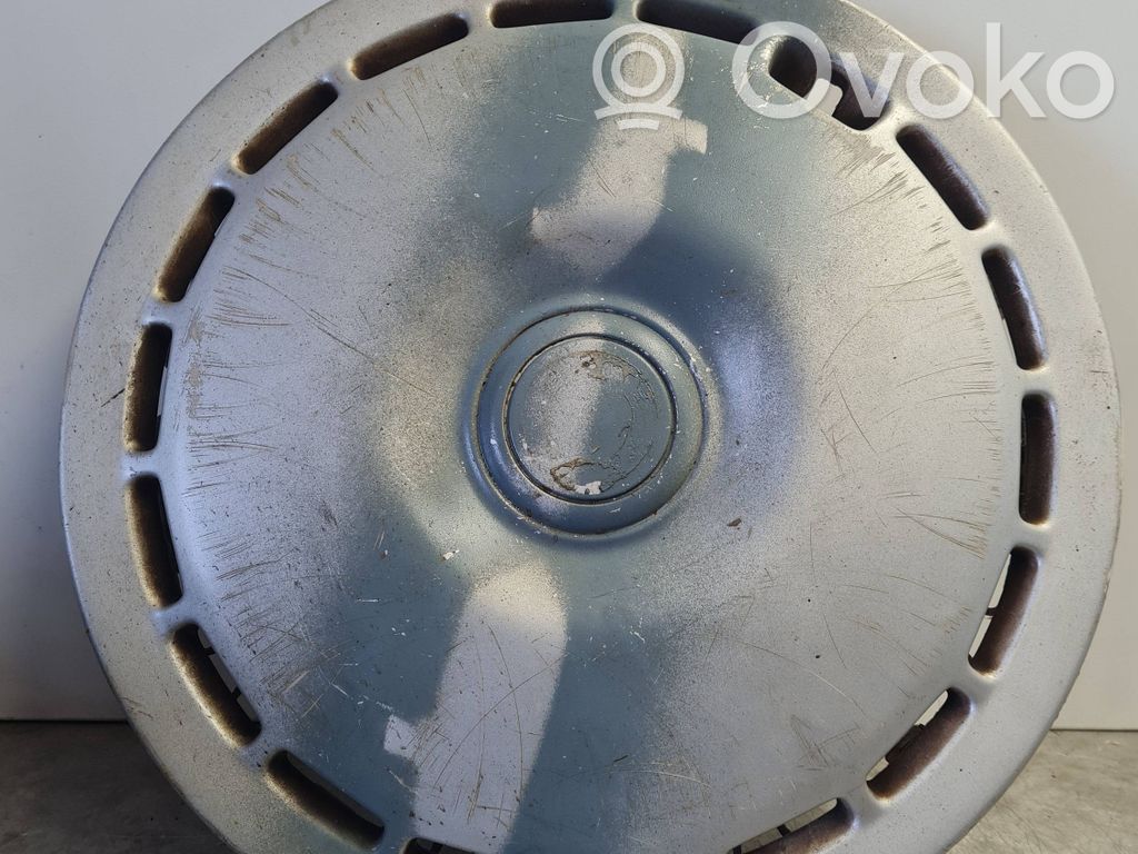 Audi 80 90 S2 B4 R15 wheel hub/cap/trim 