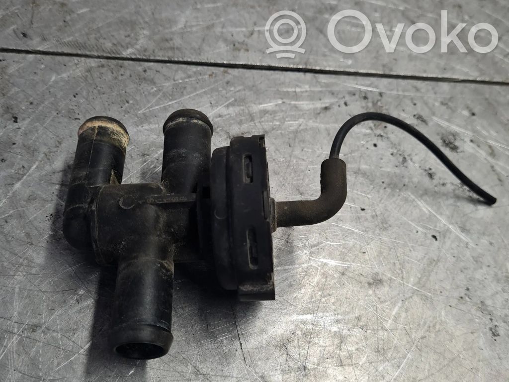 Opel Omega B1 Engine coolant pipe/hose 
