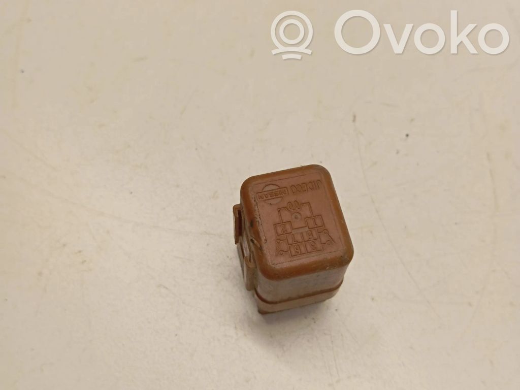 Nissan Primera Kita rėlė 