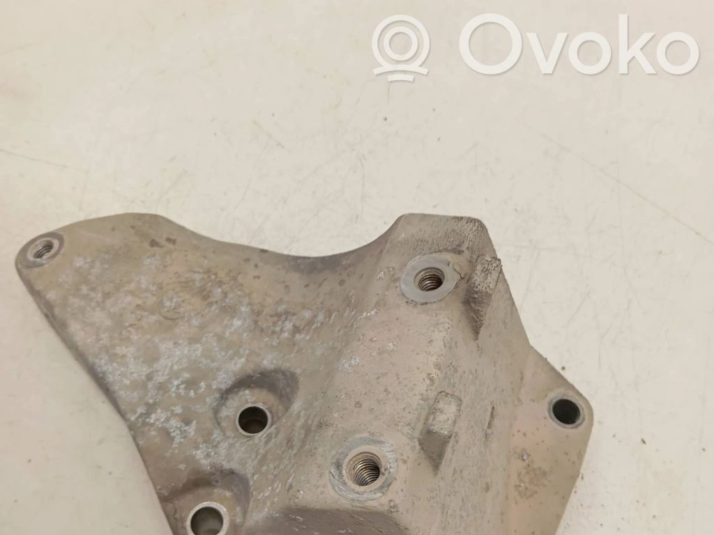 Ford Ranger Engine mounting bracket 