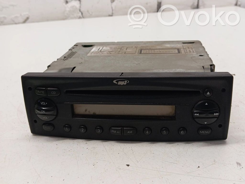Iveco Daily 35.8 - 9 Panel / Radioodtwarzacz CD/DVD/GPS 