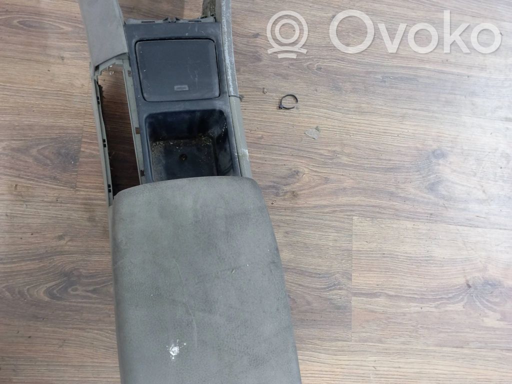 Volvo V70 Center console 