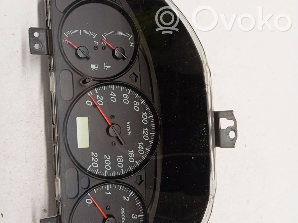 Mazda Premacy Geschwindigkeitsmesser Cockpit 