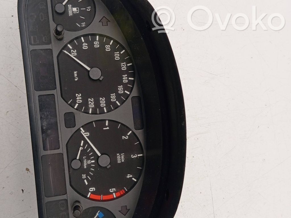 BMW 3 E46 Spidometras (prietaisų skydelis) 