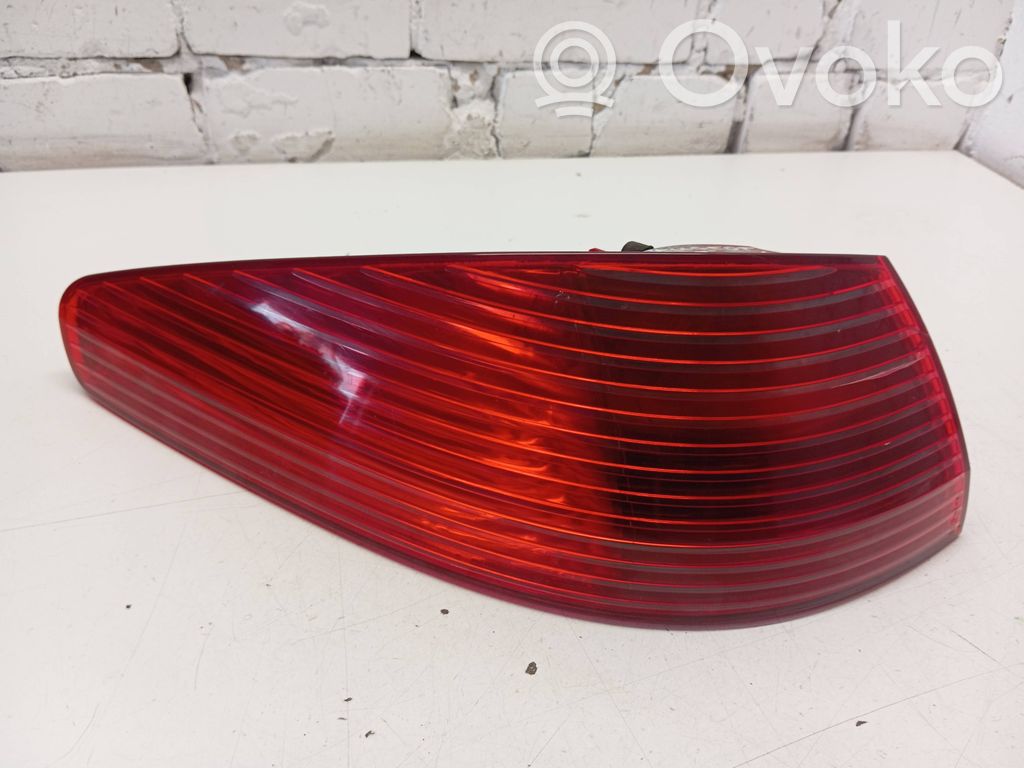 Peugeot 607 Rear/tail lights 