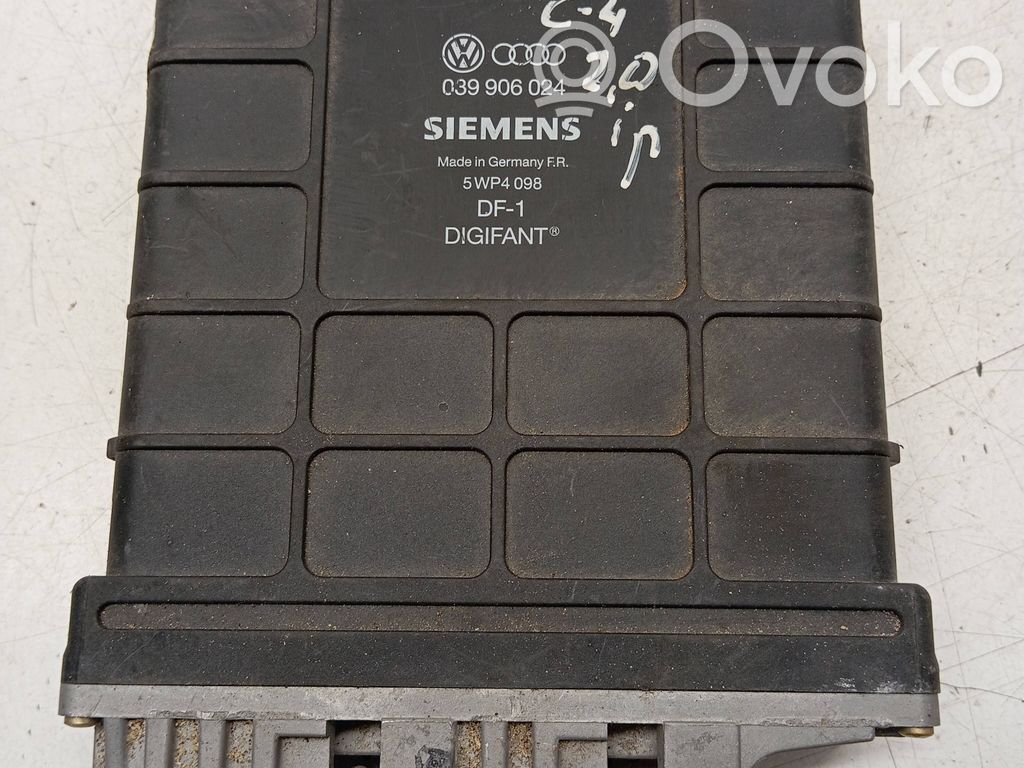 Audi 100 S4 C4 Engine control unit/module 