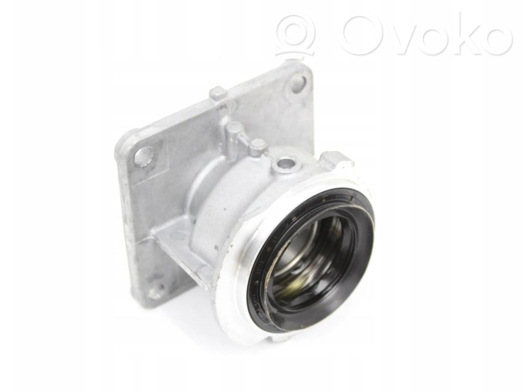BMW M5 F90 Driveshaft support bearing bracket 