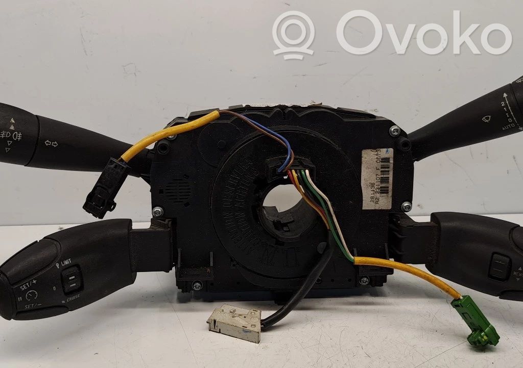 On-board computer control switch   96630718XT