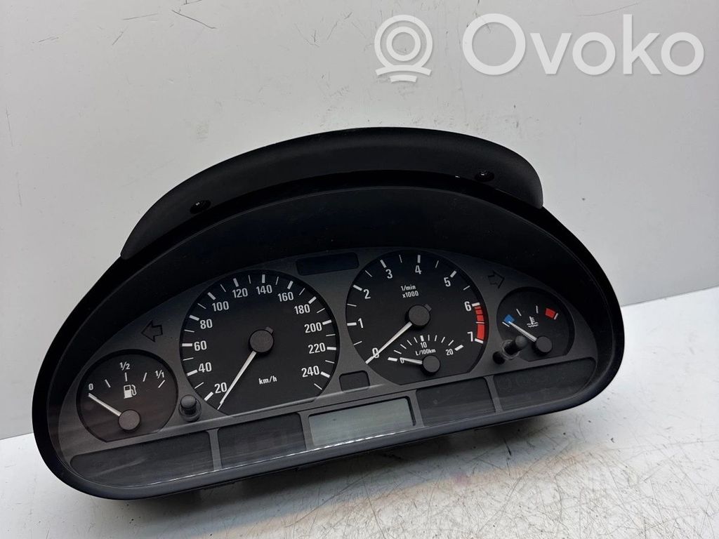 Geschwindigkeitsmesser Cockpit   6931243