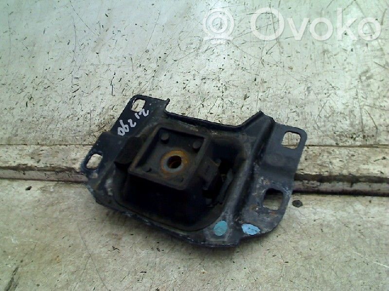 Engine mount bracket